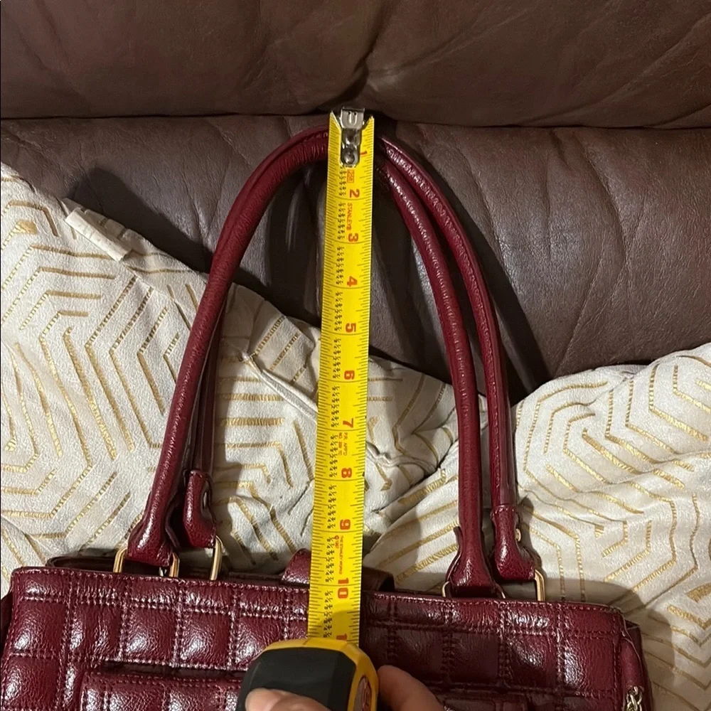 ANTONIO MELANI Burgundy Quilted Shoulder Bag with Gold Hardware